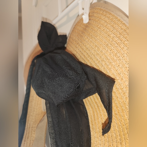 NWOT VINCE CAMUTO floppy tie back visor - Picture 4 of 9